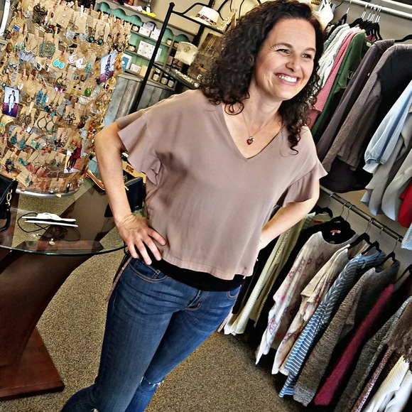 Meet your Posher, Allicia - Picture 3 of 9